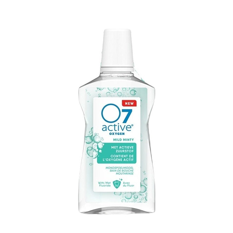 O7 Active mondspoelmiddel mild mint, transparante fles met blauw-groen etiket