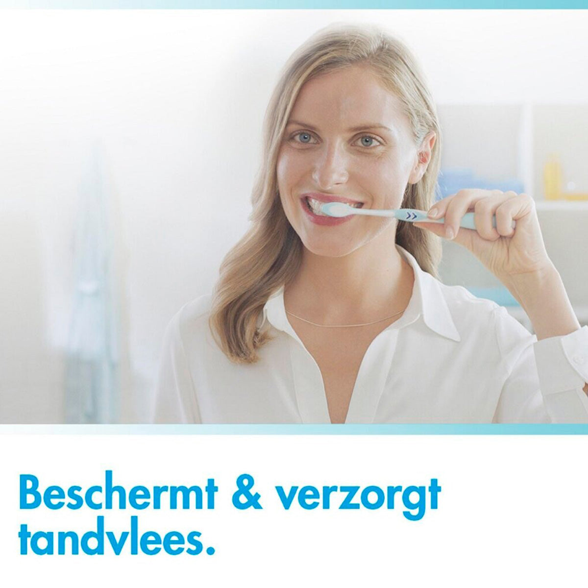 Meridol Mondspoeling vrouw poetst tanden met tekst beschermt en verzorgt tandvlees