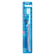 Oral-B tandenborstel Orthodontic 35 Soft in blauwe blisterverpakking