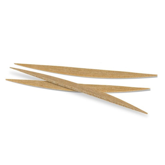 Lactona Intersticks tandenstokers close-up van twee houten puntige stokjes