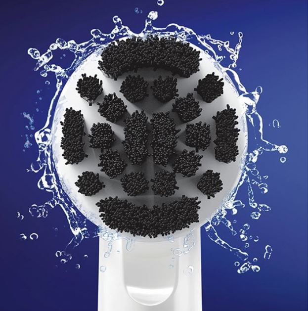 Oral-B Pure Clean EB20CH-3 opzetborstel met zwarte borstelharen omringd door waterspetters