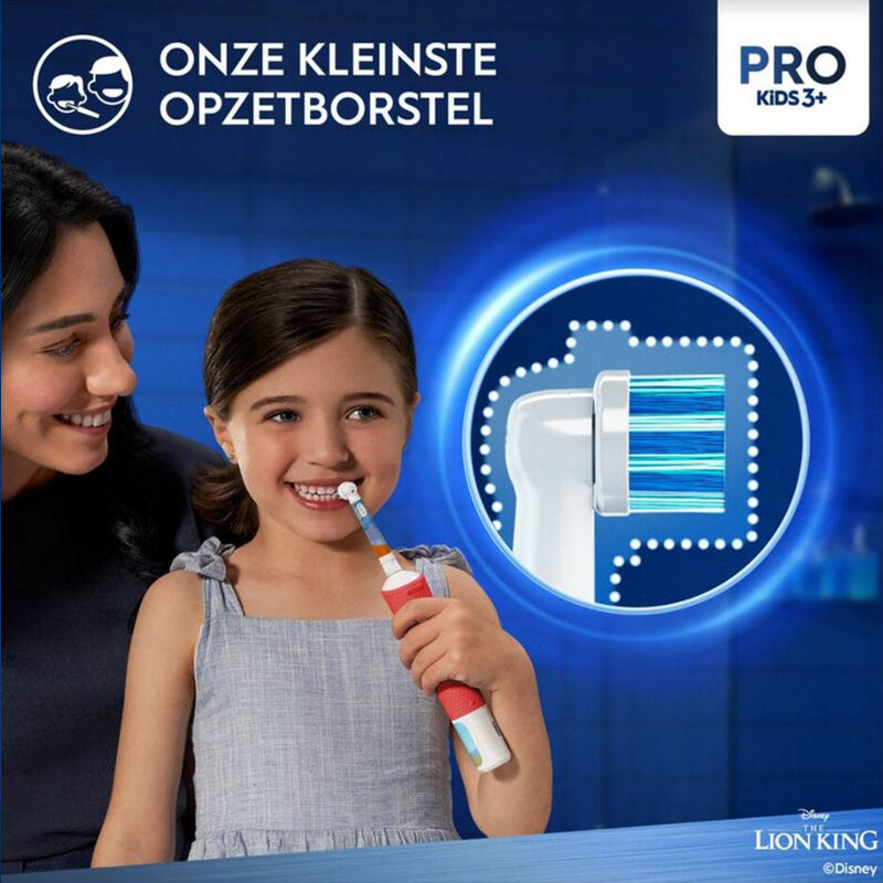 Oral-B Vitality Pro Kids Lion King opzetborstel detail met meisje die tanden poetst