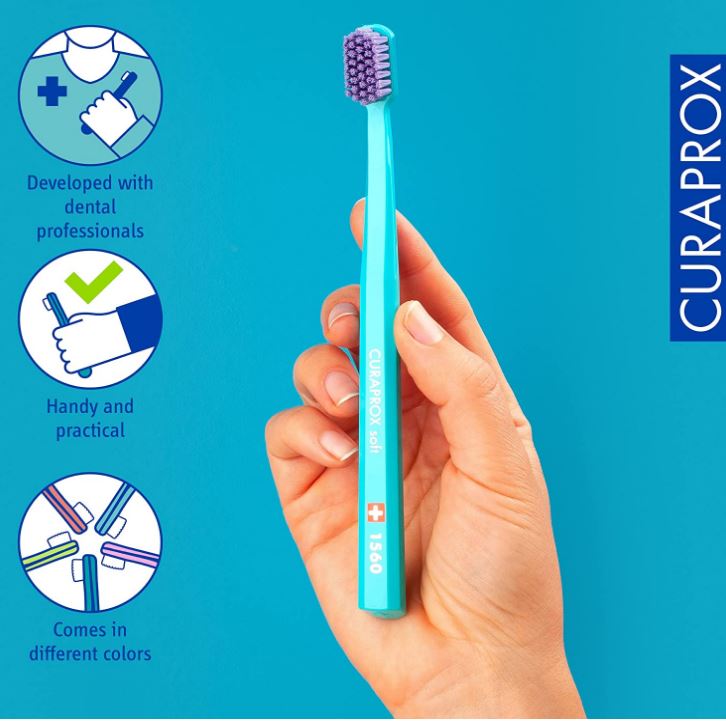 Curaprox Tandenborstel CS 1560 soft in hand met iconen over voordelen