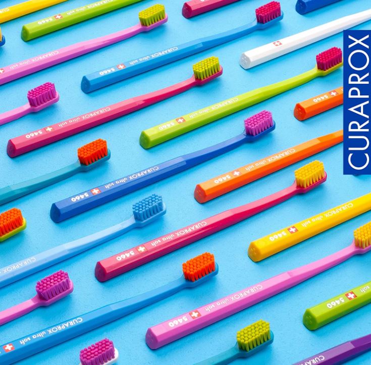 Curaprox Tandenborstel CS 5460 ultra soft in diverse kleuren naast elkaar