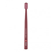 Curaprox Tandenborstel CS 12460 velvet in bordeauxrode kleur rechtop