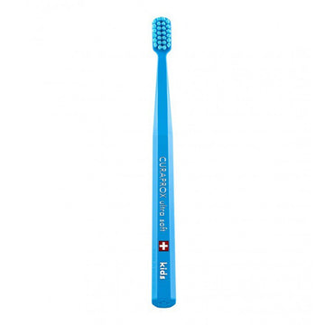 Curaprox Tandenborstel Kids ultra soft blauwe kindertandenborstel rechtop