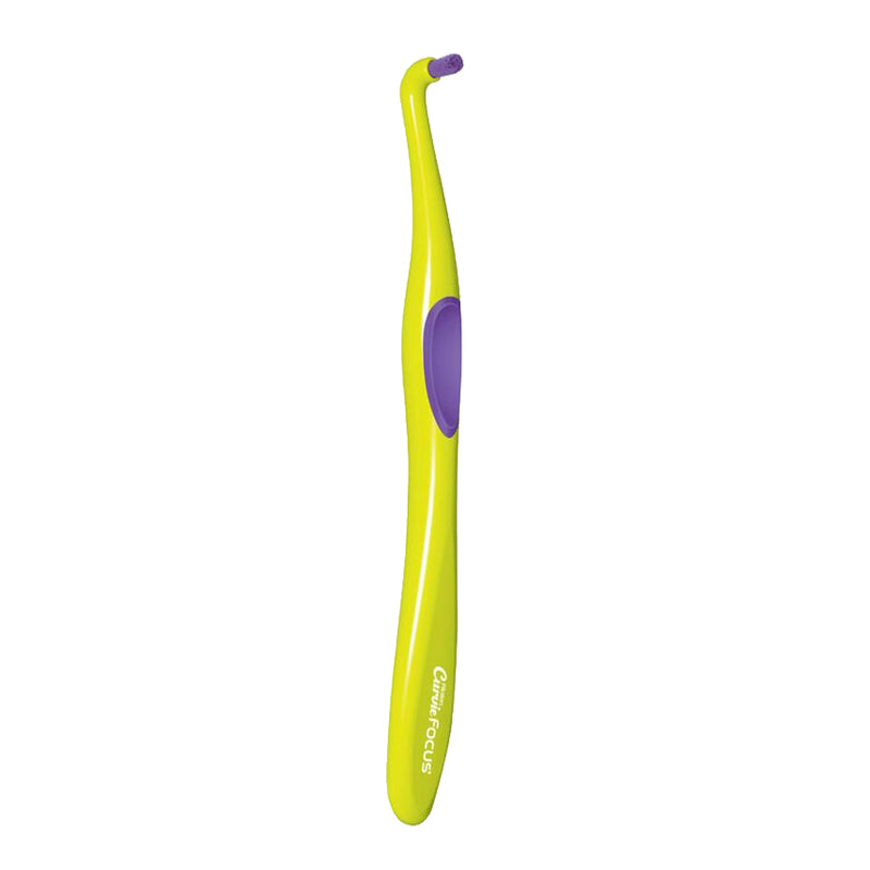 Piksters Curvie Focus Precision tandenborstel met gele steel en gebogen kop