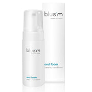 Bluem Oral Foam pompflacon naast witte verpakkingsdoos