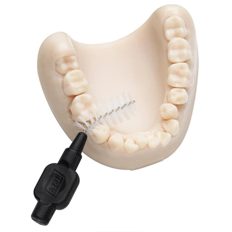 TePe Interdentale ragers Original zwart 1,5mm gebruikt tussen tanden op gebitsmodel