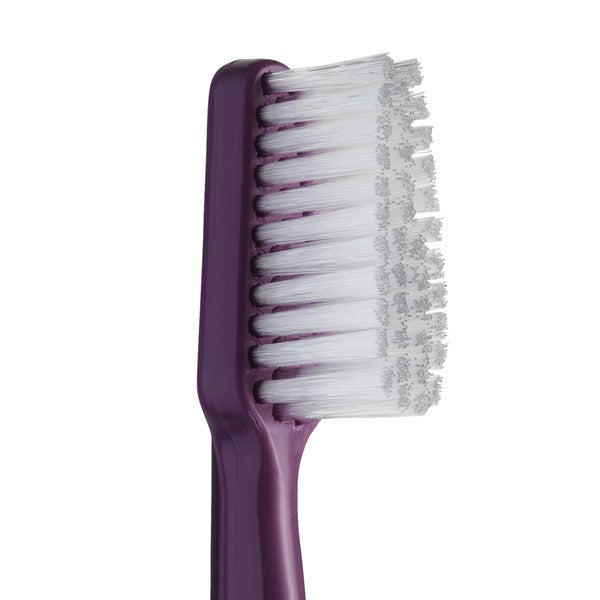 Tepe Tandenborstels Select Soft paarse kop met witte borstelharen close-up