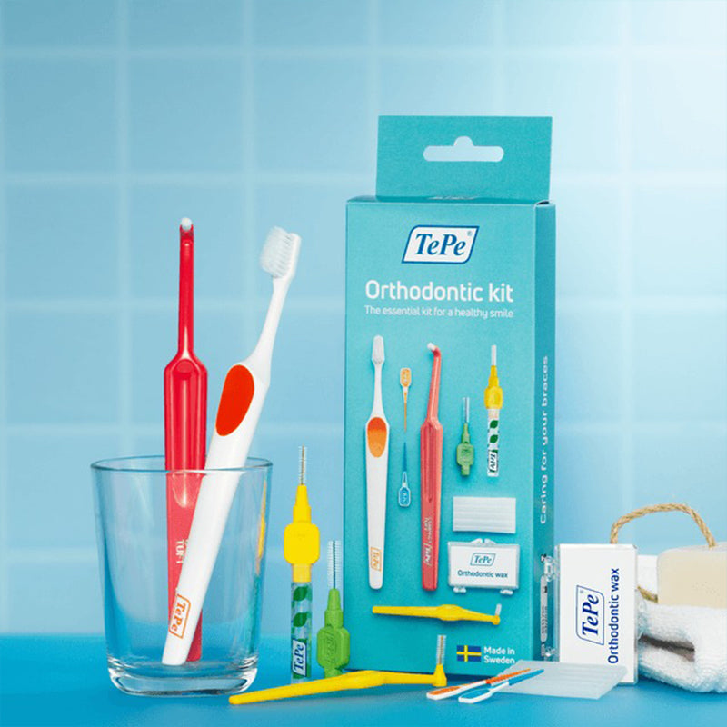 TePe Orthodontic kit met verpakking, tandenborstel, ragers en wax in glas