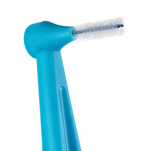 TePe Angle Interdentale ragers blauw 0,6mm detailopname van geknikte kop met borsteltje