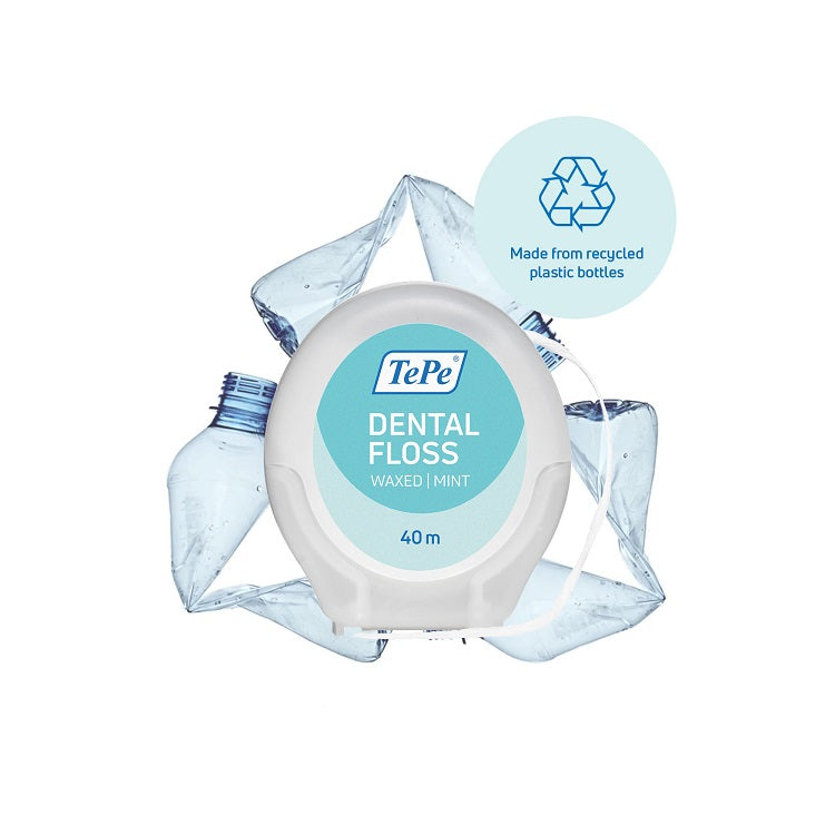 TePe Dental Floss Waxed Mint 40m verpakking omringd door recyclebare plastic flessen