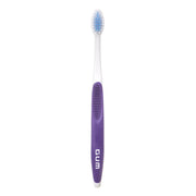 GUM Ortho tandenborstel met paarse handgreep en blauwe borstelharen