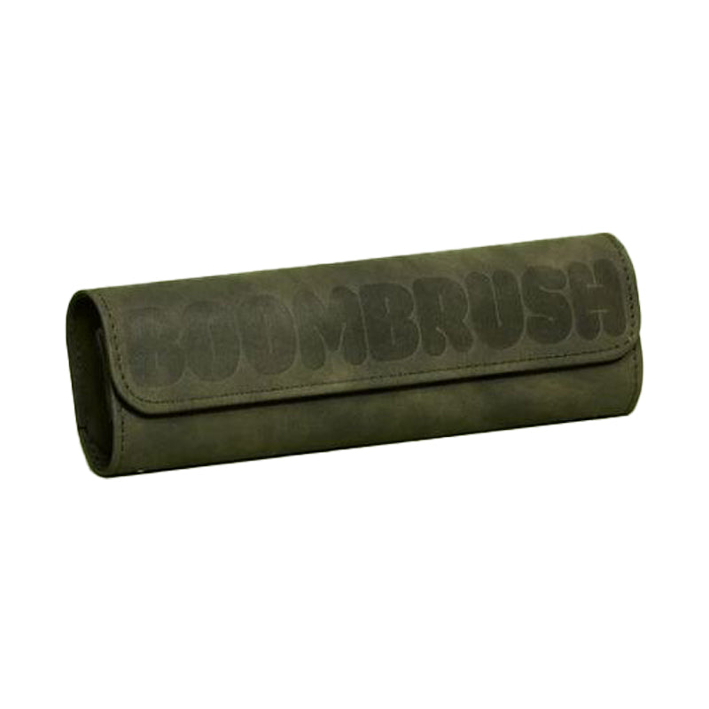 Boombrush travelcase in groen leerlook met logo, opgerold etui gesloten